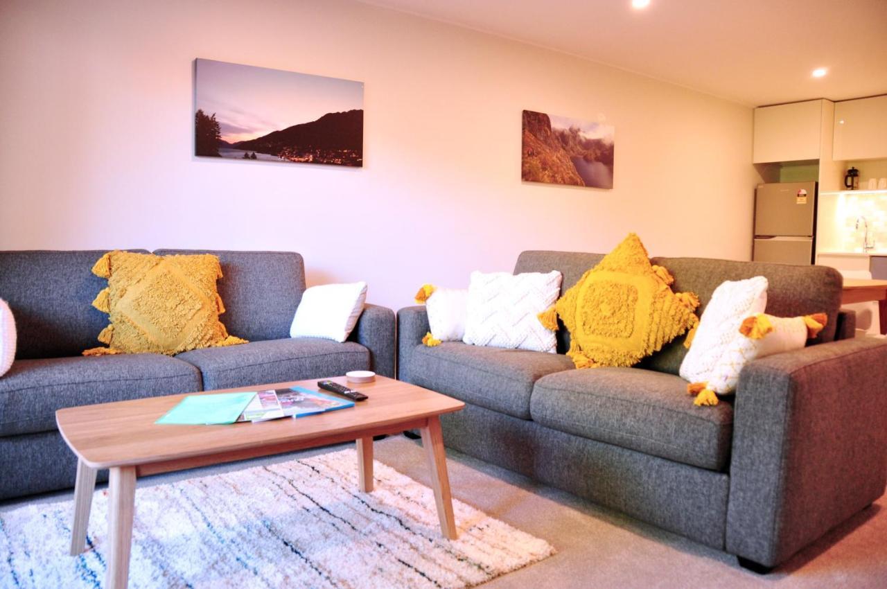 St James Apartments Queenstown Buitenkant foto
