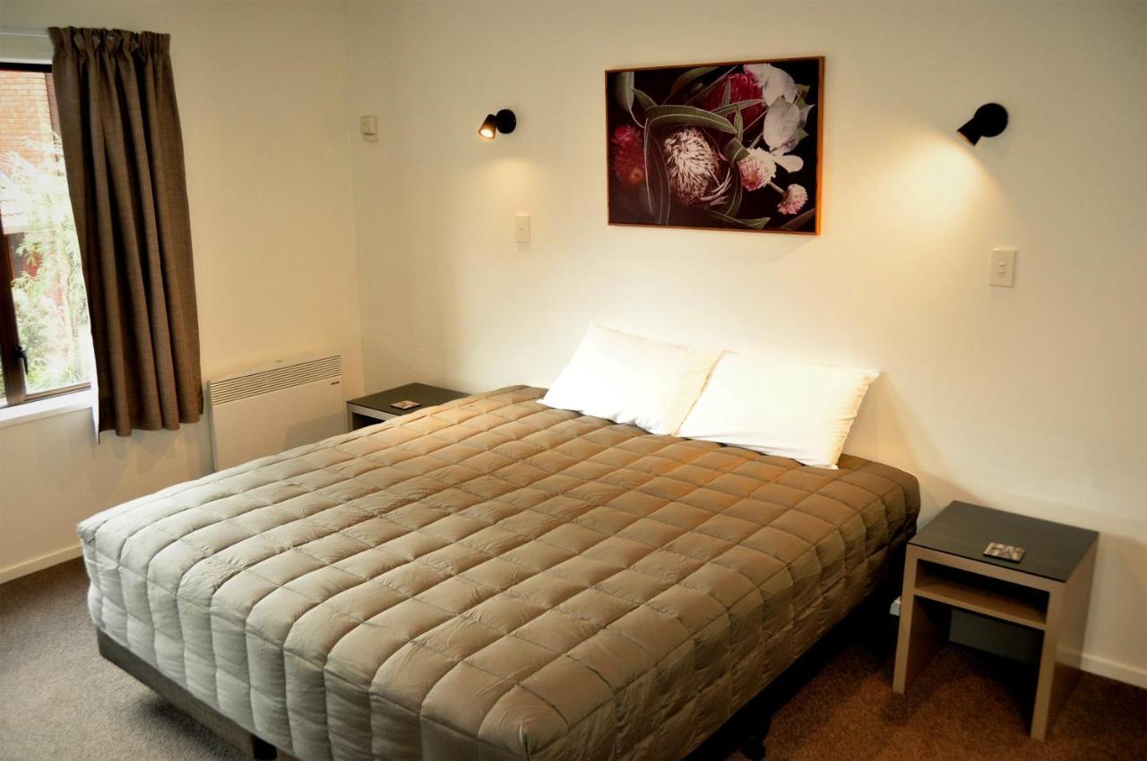 St James Apartments Queenstown Buitenkant foto