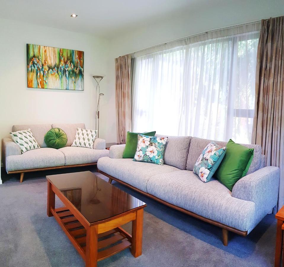 St James Apartments Queenstown Buitenkant foto
