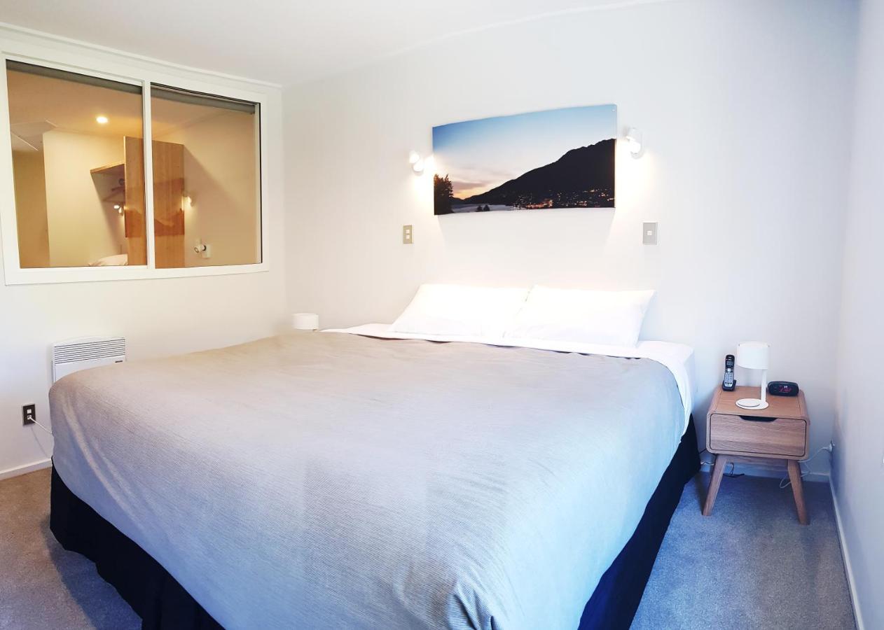 St James Apartments Queenstown Buitenkant foto