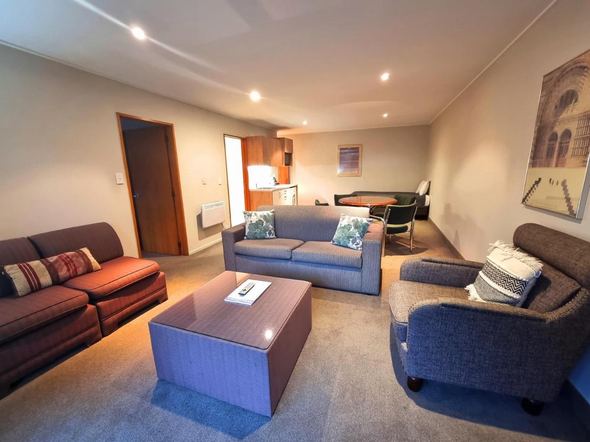 St James Apartments Queenstown Buitenkant foto