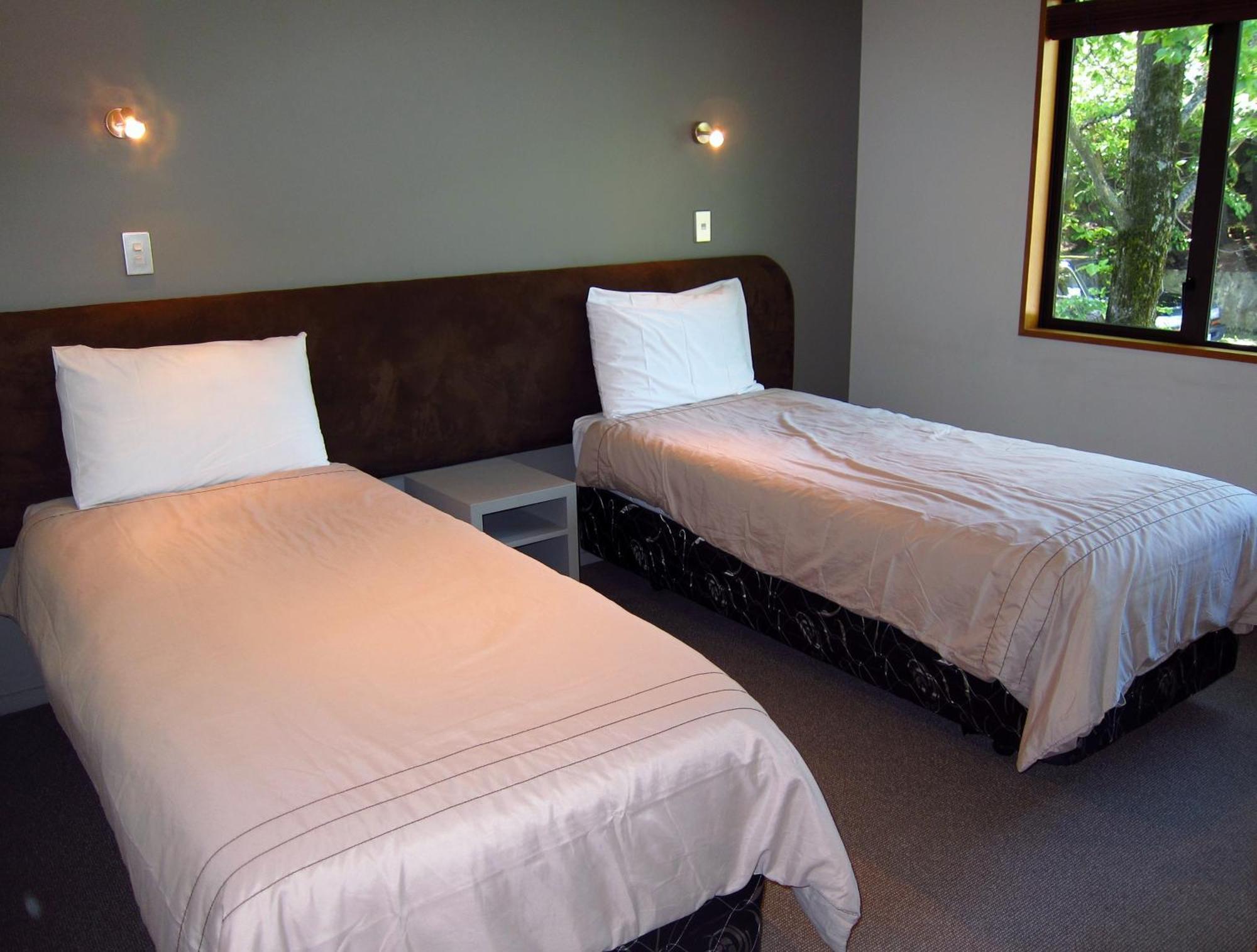 St James Apartments Queenstown Buitenkant foto