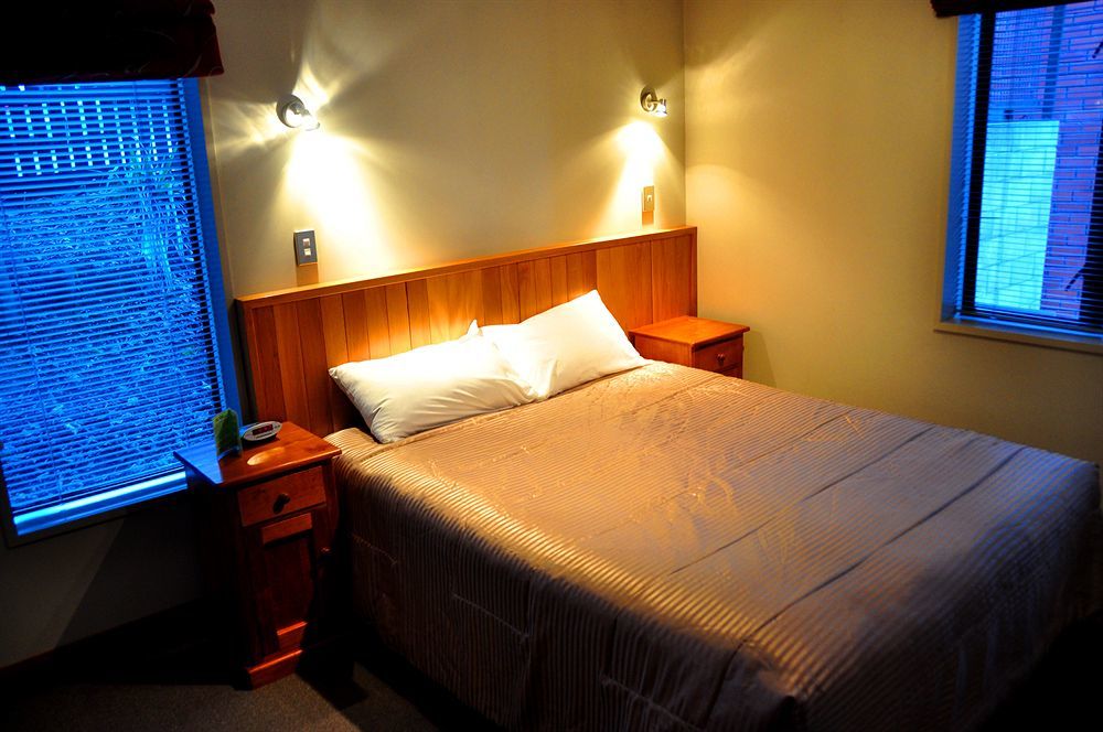 St James Apartments Queenstown Buitenkant foto