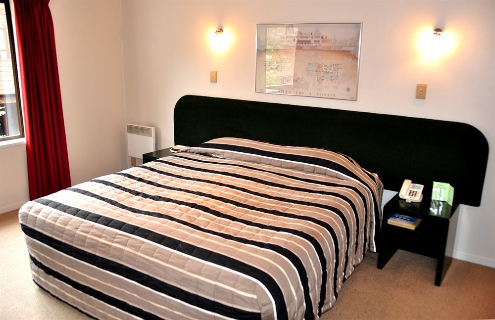St James Apartments Queenstown Buitenkant foto