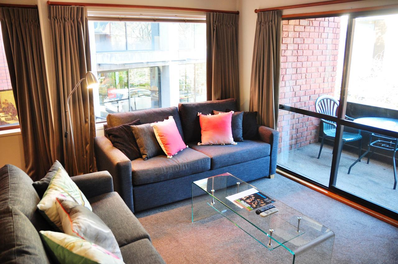 St James Apartments Queenstown Buitenkant foto