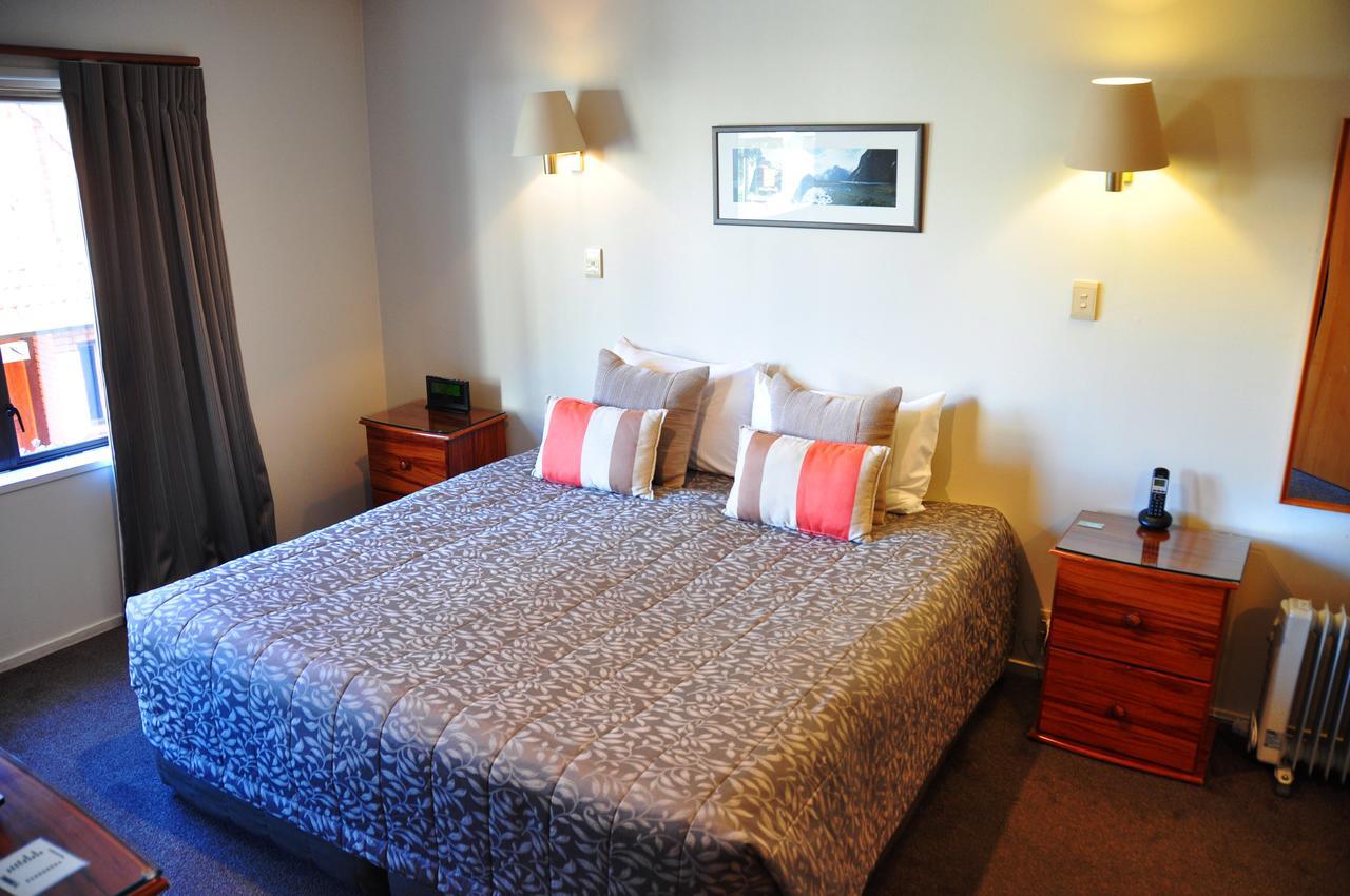 St James Apartments Queenstown Buitenkant foto