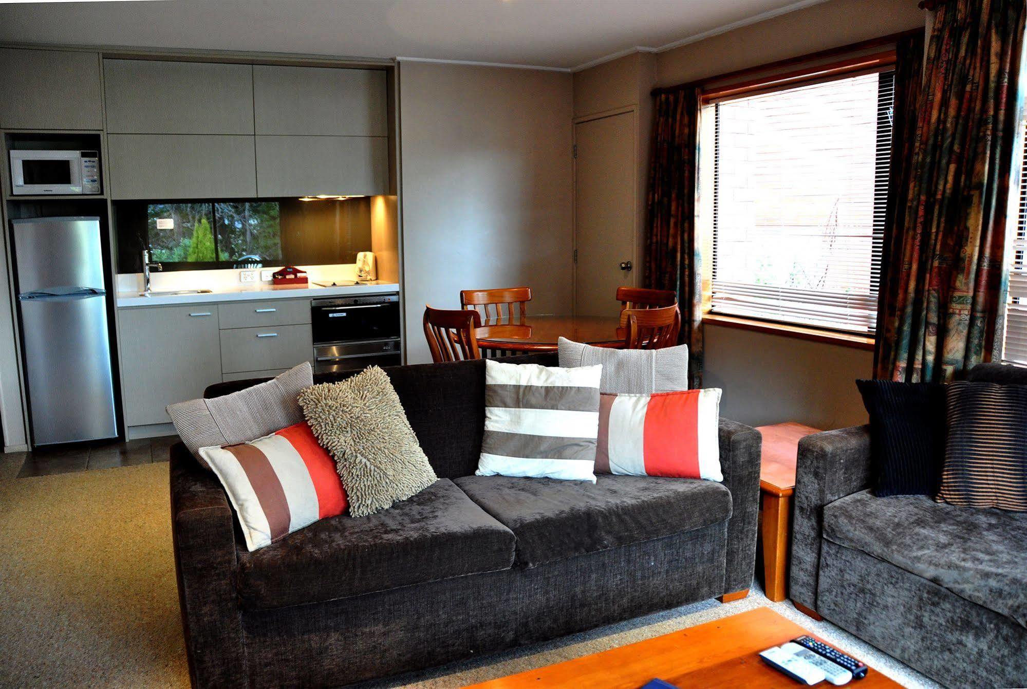 St James Apartments Queenstown Buitenkant foto
