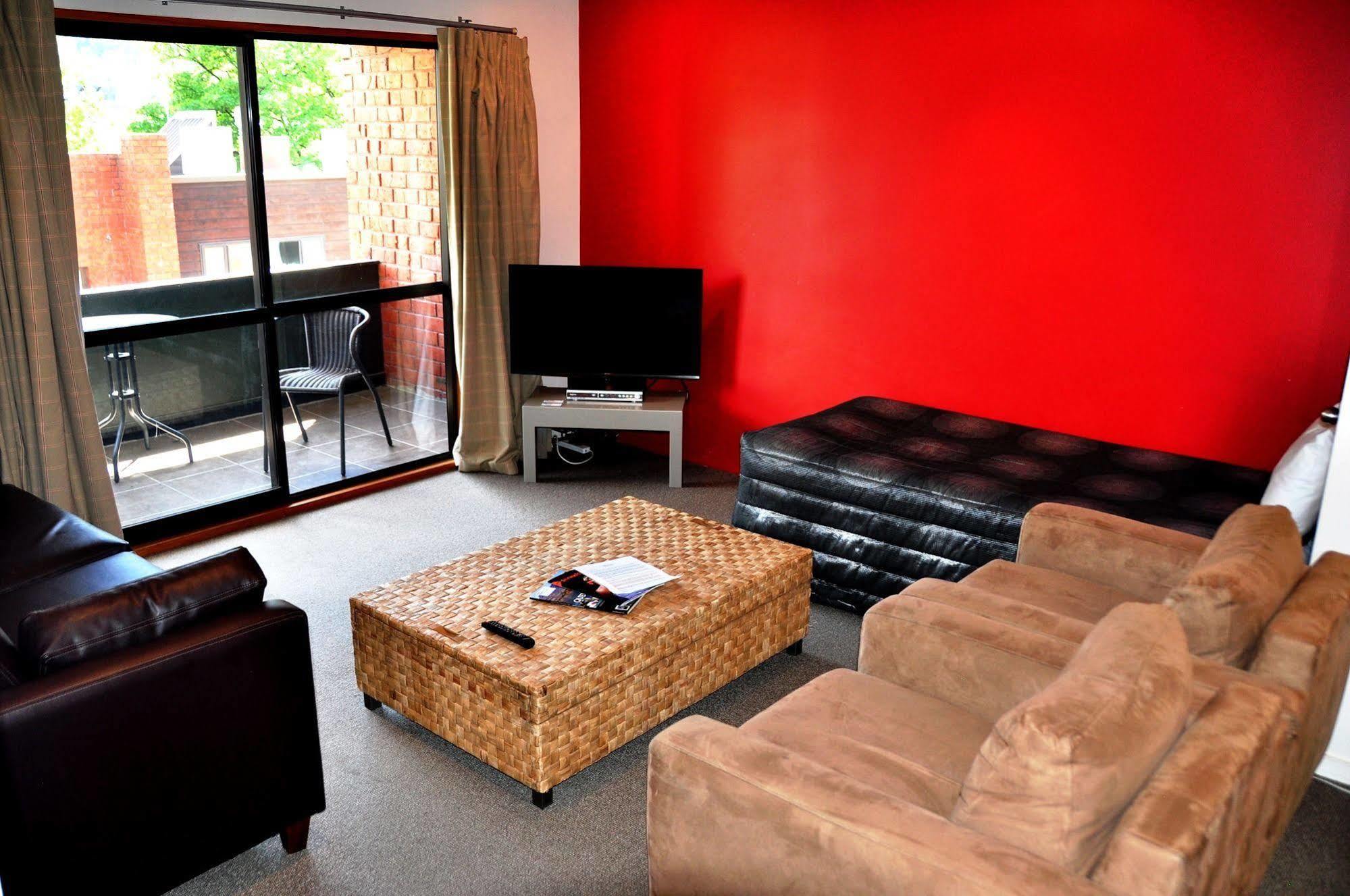 St James Apartments Queenstown Buitenkant foto