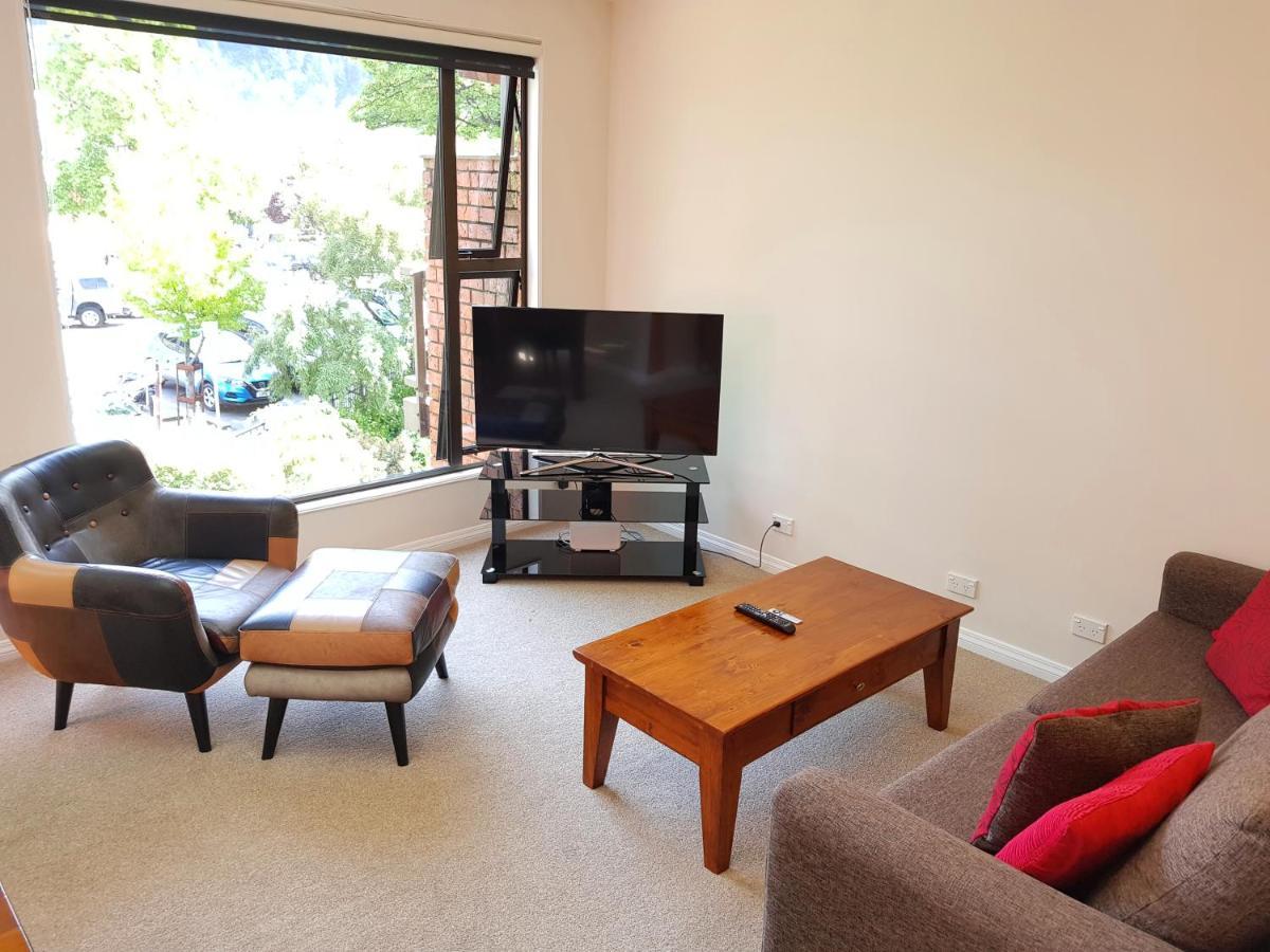 St James Apartments Queenstown Buitenkant foto